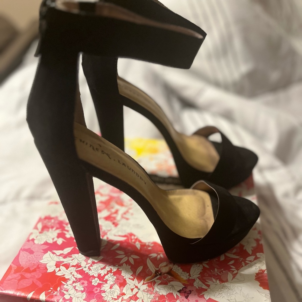 Chinese Laundry Platform Sandals